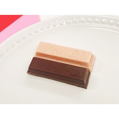 Nestlé Japan KitKat Strawberry & Milk Chocolate Combo 10 pieces-Japanese Exclusive Flavor Nestlé Japan KitKat Strawberry & Milk Chocolate Combo 10 pieces-Japanese Exclusive Flavor