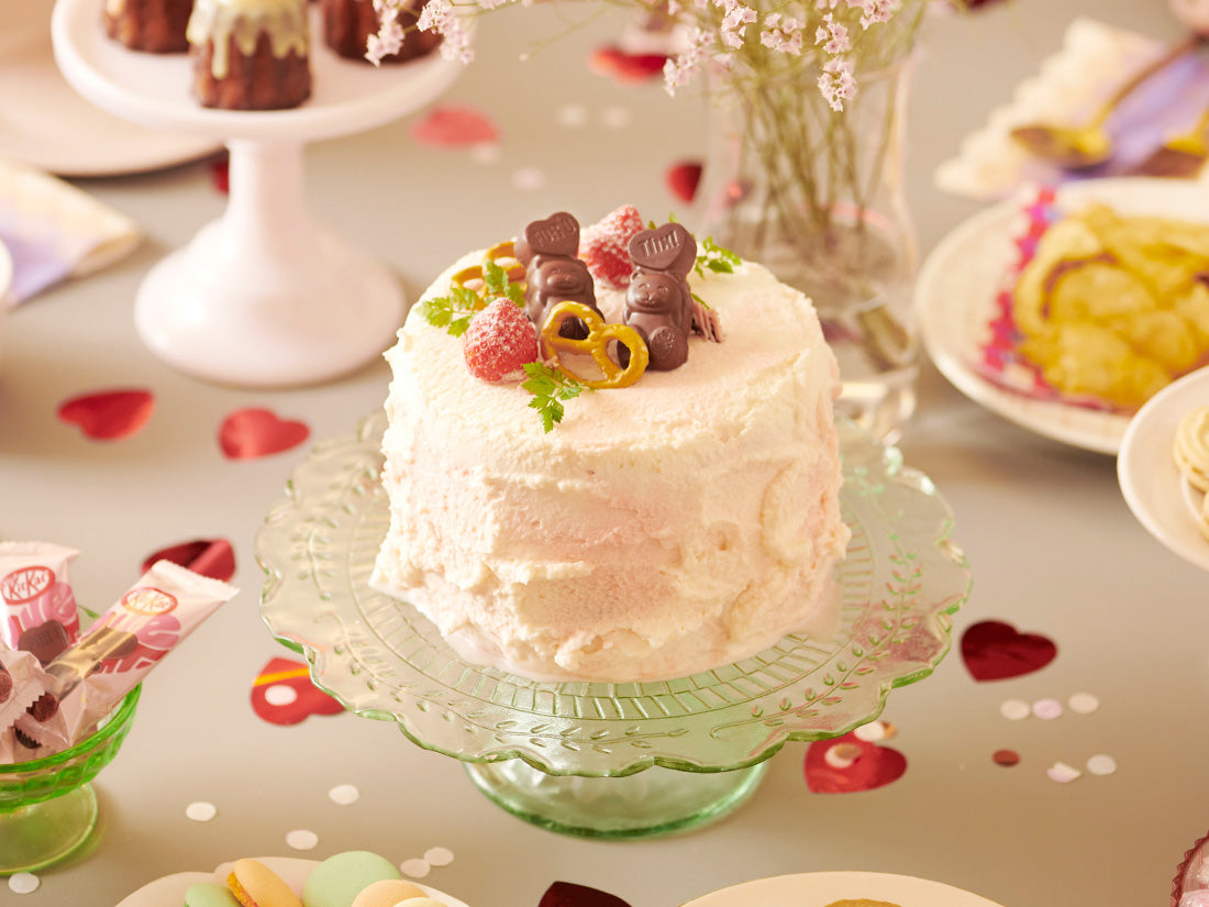 Japanese limited edition KitKat Heartful Bear chocolate, crispy wafer with smooth chocolate in heart-shaped tin Japanese limited edition KitKat Heartful Bear chocolate, crispy wafer with smooth chocolate in heart-shaped tin