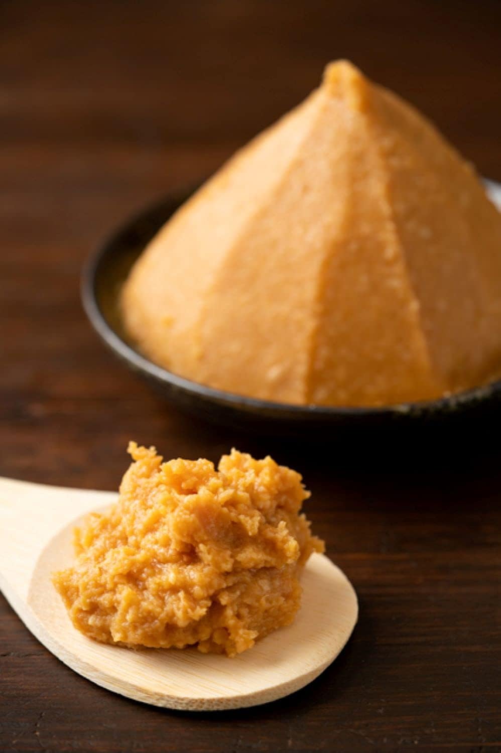 Premium natural miso made with Akita soybeans and Koshihikari rice, rich in umami flavor.
