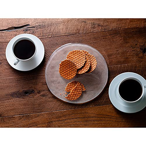 Crispy caramelised wafer snack with maple sugar glaze