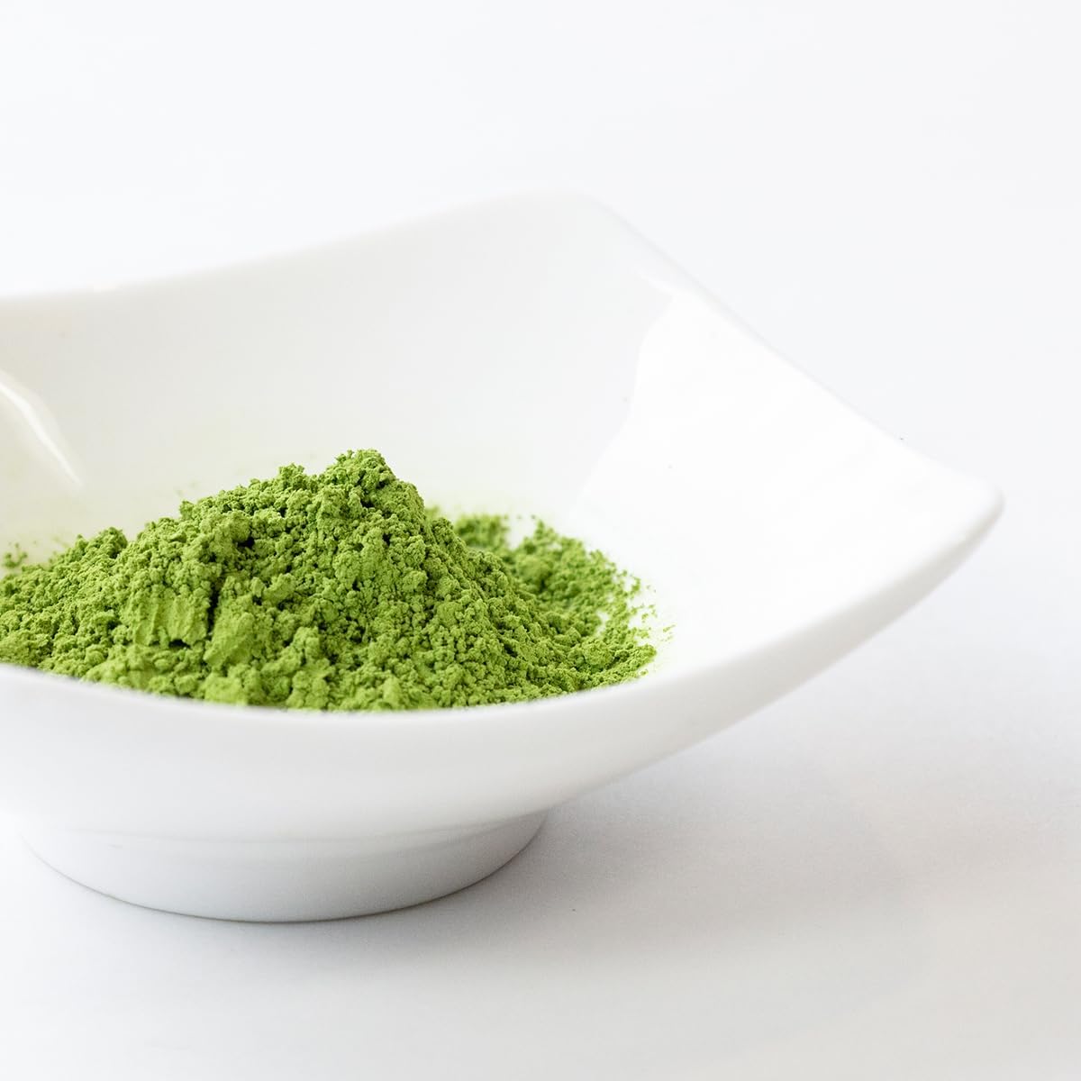 Premium ceremonial Uji matcha in 20g tea can by Fukujuen Kyoto Japan