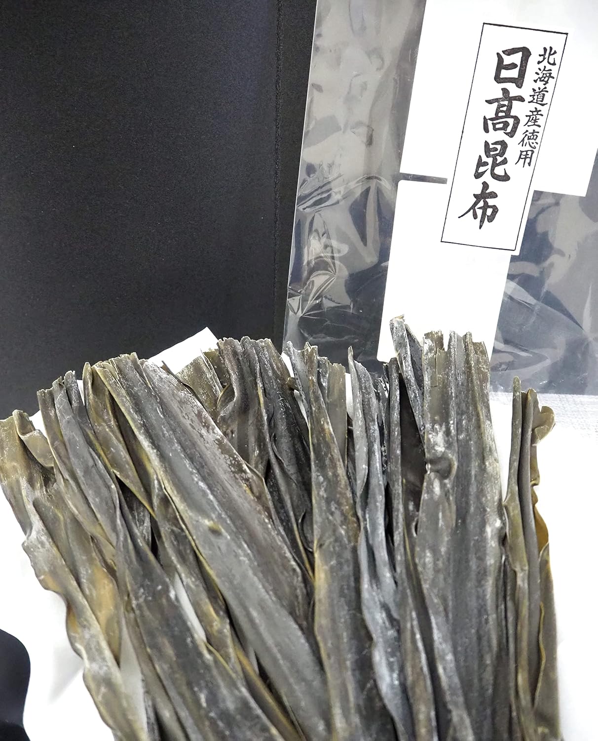 Natural Japanese kelp with rich umami, ideal for broth and cooking
