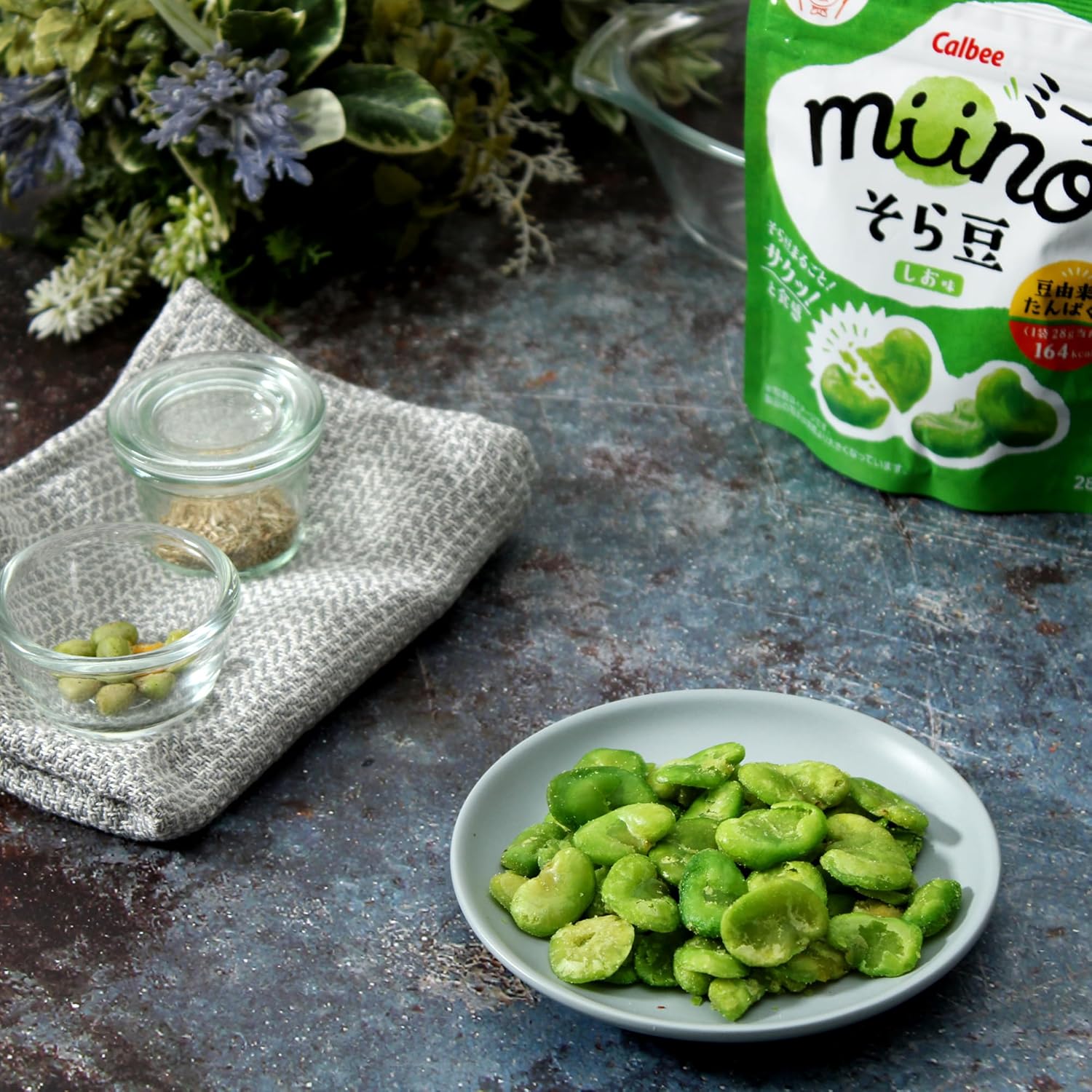 Japanese Calbee Miino Broad Beans Snack with salt flavor, crunchy and savory taste
