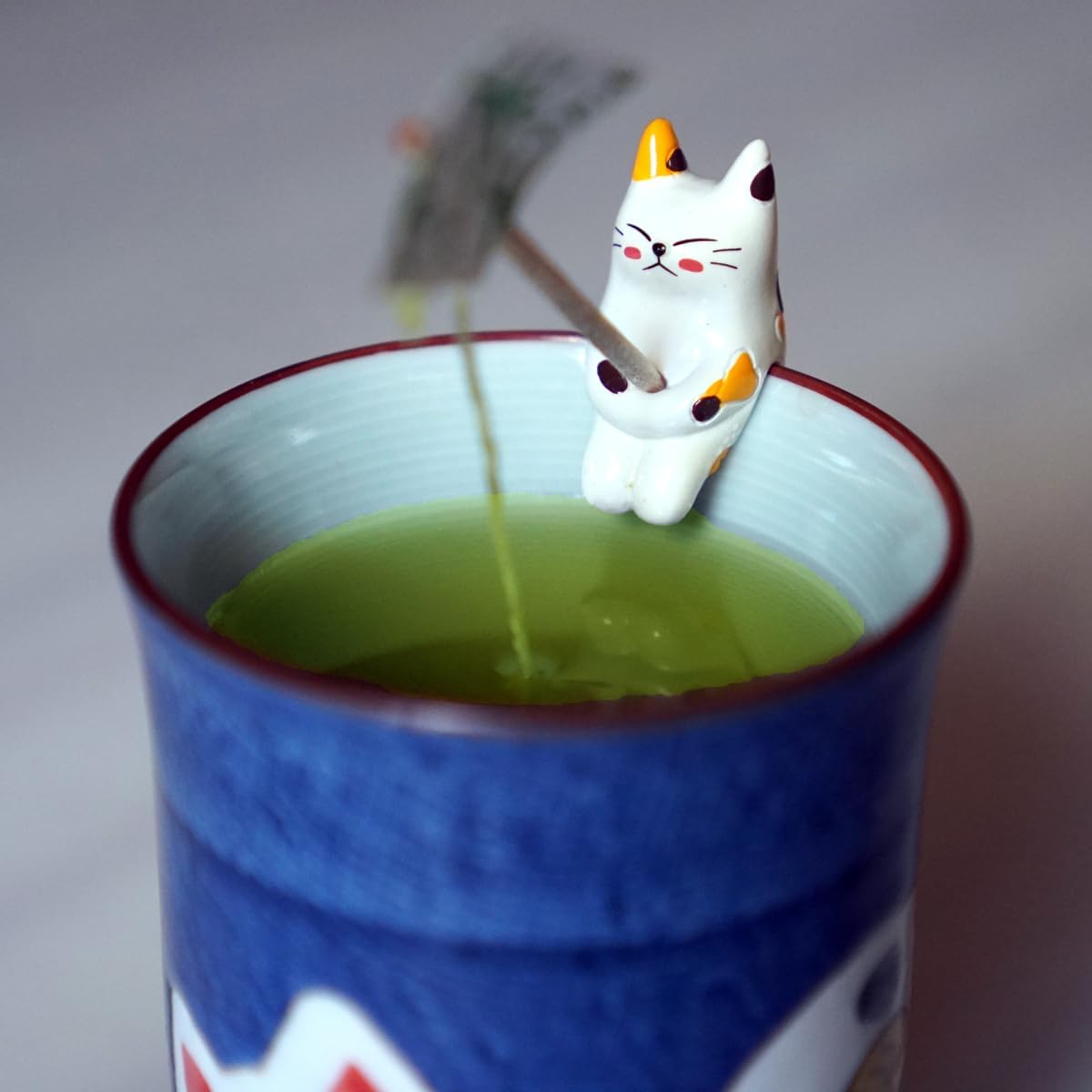 Neko Tea Japanese green tea gift set with adorable cat collectible