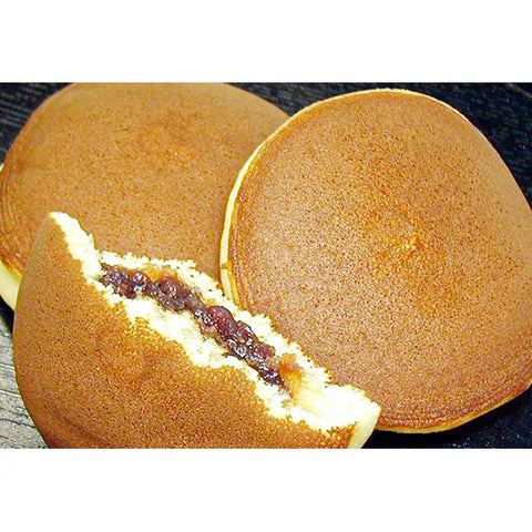 Additive-free Japanese dorayaki made with organic ingredients and azuki filling